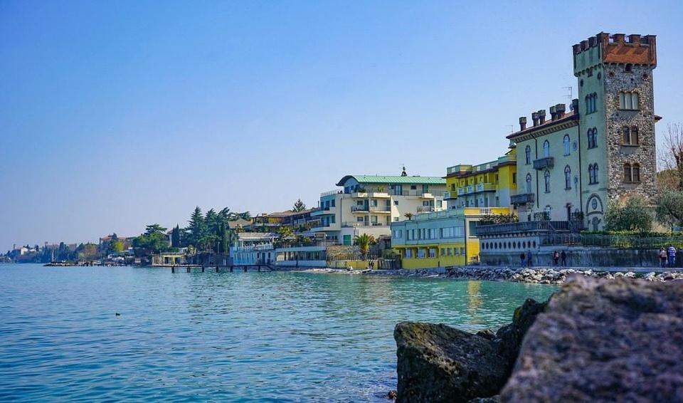 Appartamento Casa Vacanze Spiaggia D'Oro Desenzano del Garda Exterior photo